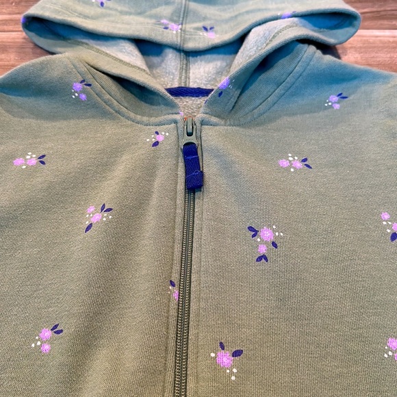 Girls hooded sweatshirt size 10/12 (L) - Picture 3 of 5